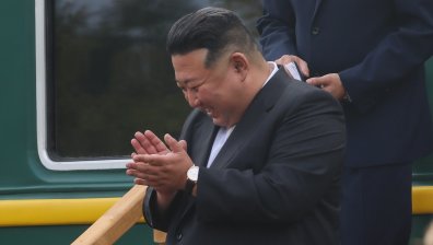 Ким Чен Ун се наслаждава на белуги, тюлени и моржове в руски океанариум
