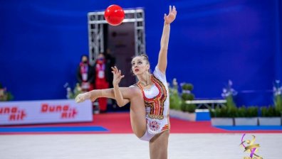 Боряна Калейн завърши четвърта на финалите на обръч и топка в Япония