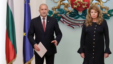 Обнародваха в "Държавен вестник" указа на Йотова за избирането на Радев за премиер