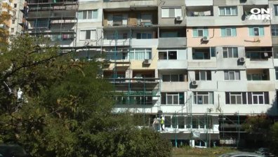 Последните дъждове наводниха саниран блок в Бургас 