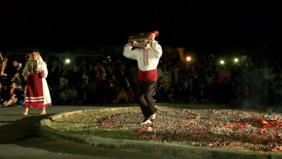 Митрополит Арсений забрани нестинарството с икони: Развлечение за отегчени туристи