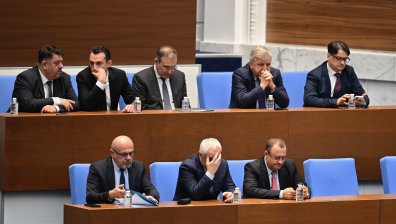 Дебатите по шестия вот на недоверие срещу кабинета "Желязков" (СНИМКИ)