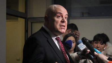 ВСС пак отложи дебата за отстраняването на Гешев