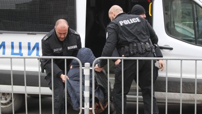 Антимафиоти задържаха 12 души при акция срещу производство и разпространение на дрога