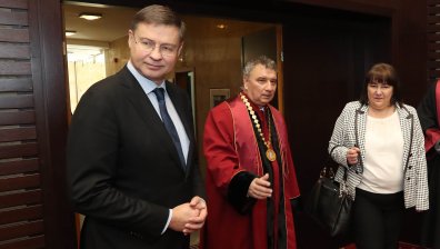 Еврозоната отново ни избяга във времето, ЕК призова да не губим кураж