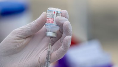 Проучване: Ваксината на Moderna създава повече антителата от тази на Pfizer