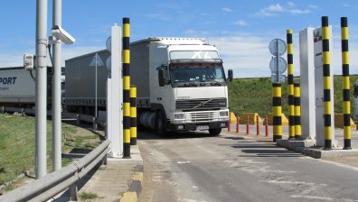 Мъж под карантина е напуснал страната с товарен автомобил