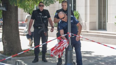ДАНС и МВР разследват бомбените заплахи срещу летища и медии