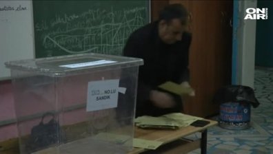 Предварителни данни: Над 52% са гласували с "да" на референдума в Турция