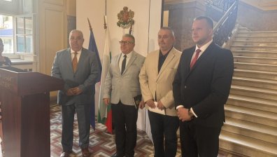 Плаж "Изток" в Свети Влас отново е отворен за къпане