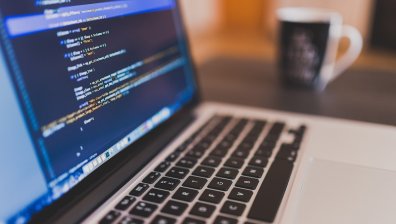 Изкуственият интелект може да се окаже както помощ, така и заплаха за енергийните мрежи