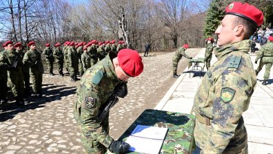 Новоназначени военнослужещи в Сухопътните войски положиха клетва (+СНИМКИ)