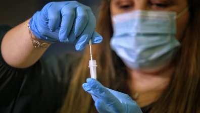 Тестовете на учениците за Ковид-19 разделиха родителите 50 на 50