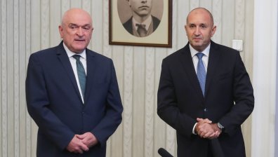 Румен Радев официално насрочи предсрочните избори за 27 октомври