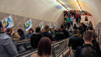 Удължиха стачката в София, столичани се лутат без градски транспорт (ВИДЕО)