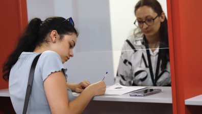 Технически проблем продължава да бави издаването на шофьорски книжки