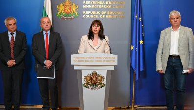 Министър Ефремова: Законова промяна гарантира увеличение на минималната пенсия от 1 юли