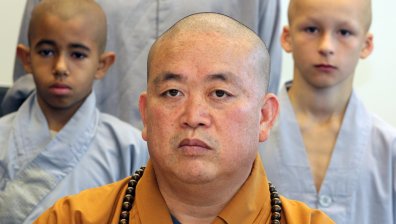 Огромен скандал с главния монах на манастира Шаолин