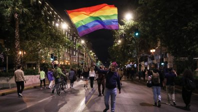 Законопроектът за брак между еднополовите двойки беше внесен в парламента на Гърция