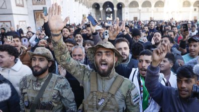 Разпускат ислямистките групировки в Сирия, бойците отиват в армията