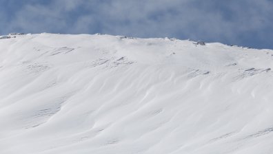 Спасители предупреждават за сериозна опасност от лавини в Пирин