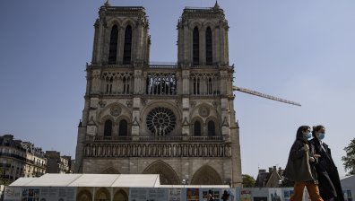 Парижката катедрала "Нотр Дам" отваря врати през 2024 г.