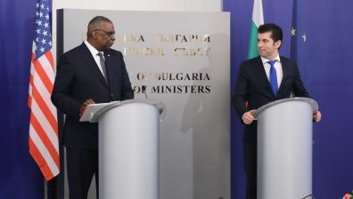 САЩ изпращат рота "Страйкър" в България, Петков: Засега говорим само за хуманитарна помощ