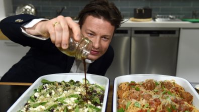 Великобритания отложи мерките срещу затлъстяването, Джейми Оливър даде срок на Джонсън