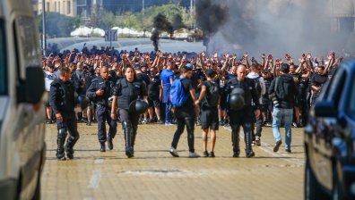 Пиратки, много полиция, блокиран център, фен в болница: Равносметката след ЦСКА - "Левски"