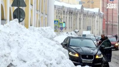 Млад мъж загина в Санкт Петербург - ударен е от паднало парче лед
