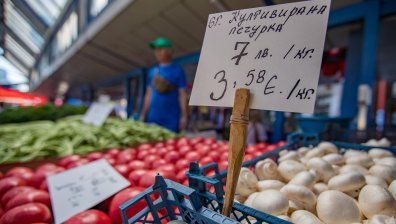 Търговците не се научиха да изписват еднакво цените в лева и евро