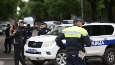 Нов ужас в Белград: 15-годишна наръга ученик и учителка в гимназия