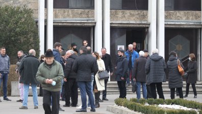 Десетки се сбогуваха с Клара Маринова