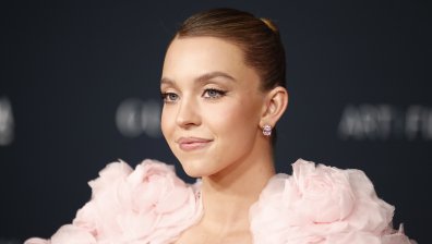 Има ли Сидни Суини романтична връзка с Глен Пауъл?