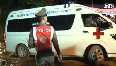 Треньорът на блокираните в пещера в Тайланд деца поиска прошка от родителите им