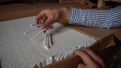 Иззеха 17 200 къса цигари и 2,5 кг тютюн без бандерол от дома на възрастен мъж