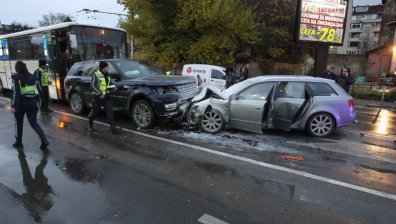15-годишният, предизвикал гонка в София, остава в ареста