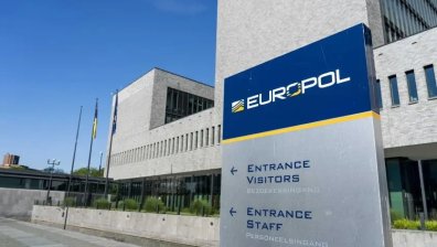 Европол разби онлайн мрежи на насилници, упоявали и изнасилвали жени