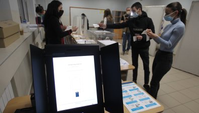 МВнР: Мерки срещу Ковид-19 по света няма да попречат на вота зад граница