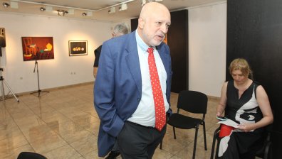 Минеков награди ефрейтор Димитров за предаването на вековните икони в РПУ- Средец