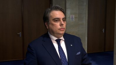 Асен Василев: Готвят 100% хартиено гласуване