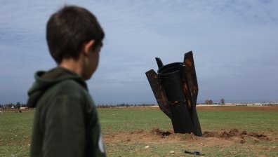 Иран порази с балистична ракета една от най-големите бази на САЩ в Близкия изток (ВИДЕО)
