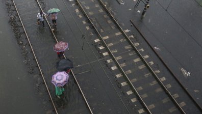 Кошмар в Индия: Най-малко 11 души загинаха заради срутване на сграда