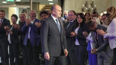 Радев настоява: Службите ни да не оставят неразкрити "кутии на Пандора"