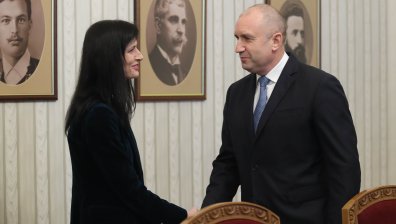 Искате ли още време: Ключовият въпрос на Радев към ГЕРБ-СДС и ПП-ДБ