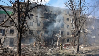 Русия удари с авиобомби ключовия за Донбас транспортен възел Изюм