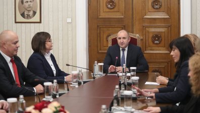 Радев: Вето срещу изпращането на оръжия за Украйна би било безпредметно. БСП: Предател