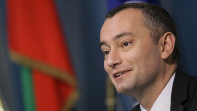 Фирмата на Младенов е регистрирана на Сейшелите, какво друго показват документите?