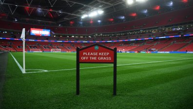 Над 50 футболисти в Англия отказват да играят, когато сезонът на Острова се възобнови?