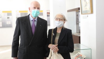 Цар Симеон и доня Маргарита на изложба в София